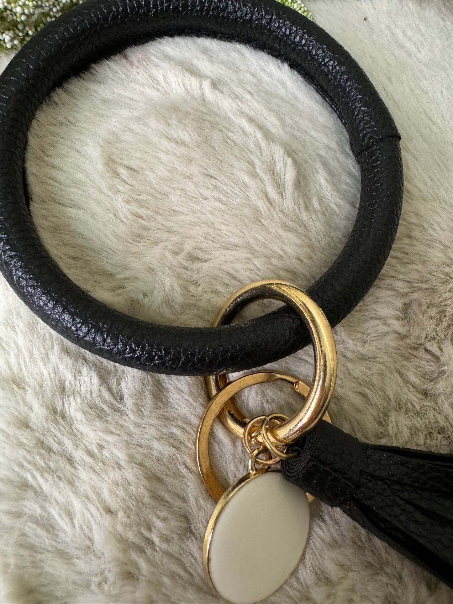 Schlüssel Armreif Creme