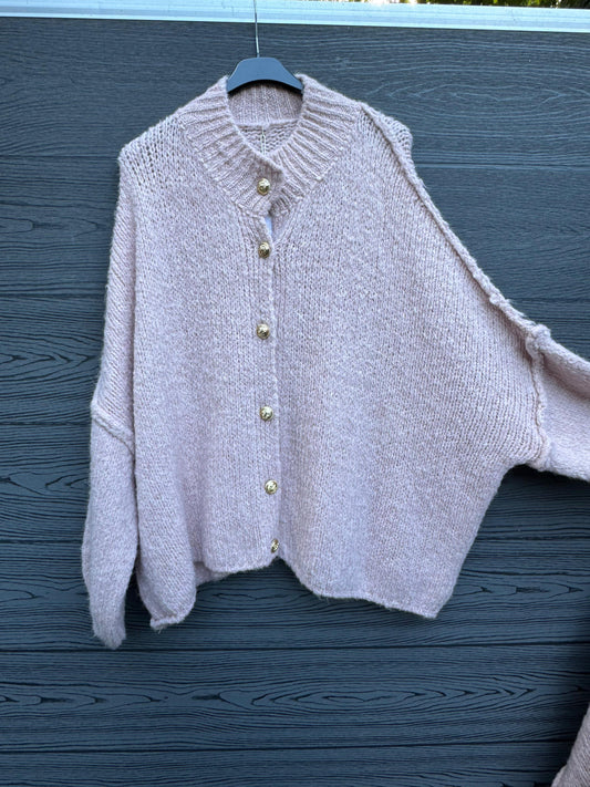 Oversized Strickjacke mit Goldknöpfen Rosa