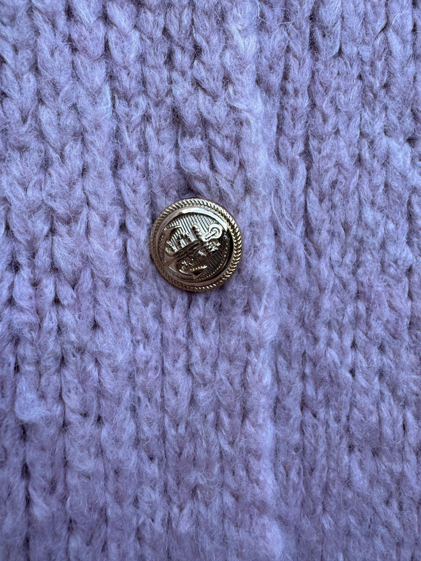 Oversized Strickjacke mit Goldknöpfen Olive